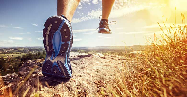 Wearing the correct running shoe helps to avoid a knee injury