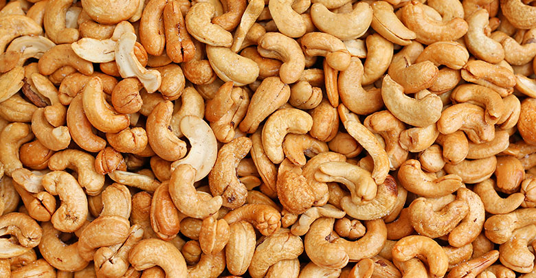 Cashew nuts are foods rich in collagen producing zinc 